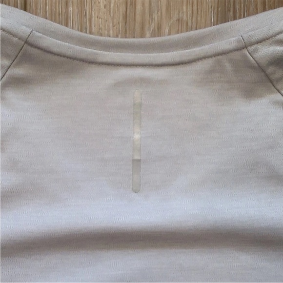 Danskin Now Semi Fitted Dri Fit Shirt Women's SZ M (8-10) Athletic Breathable - Picture 9 of 10